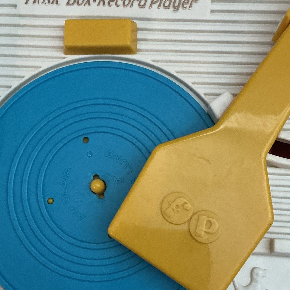 Fisher-Price Red and Blue Music Box Player and record - 2014 - Picture 6 of 11